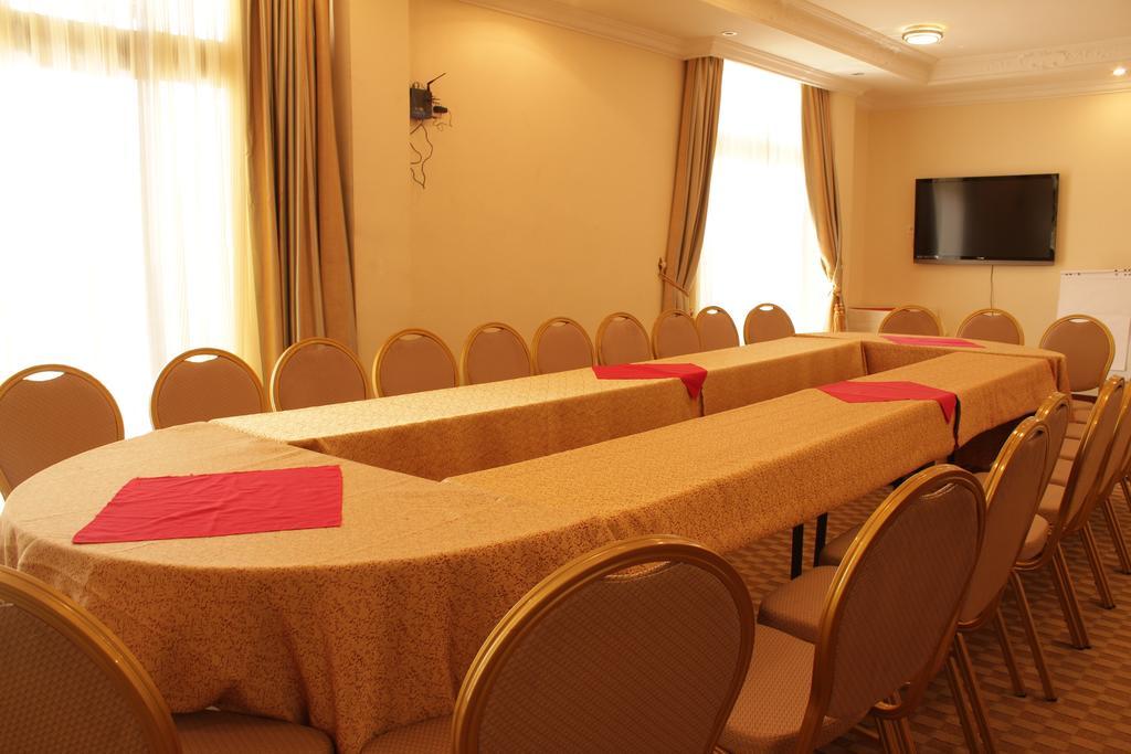 Caravan Hotel Адис Абеба Екстериор снимка