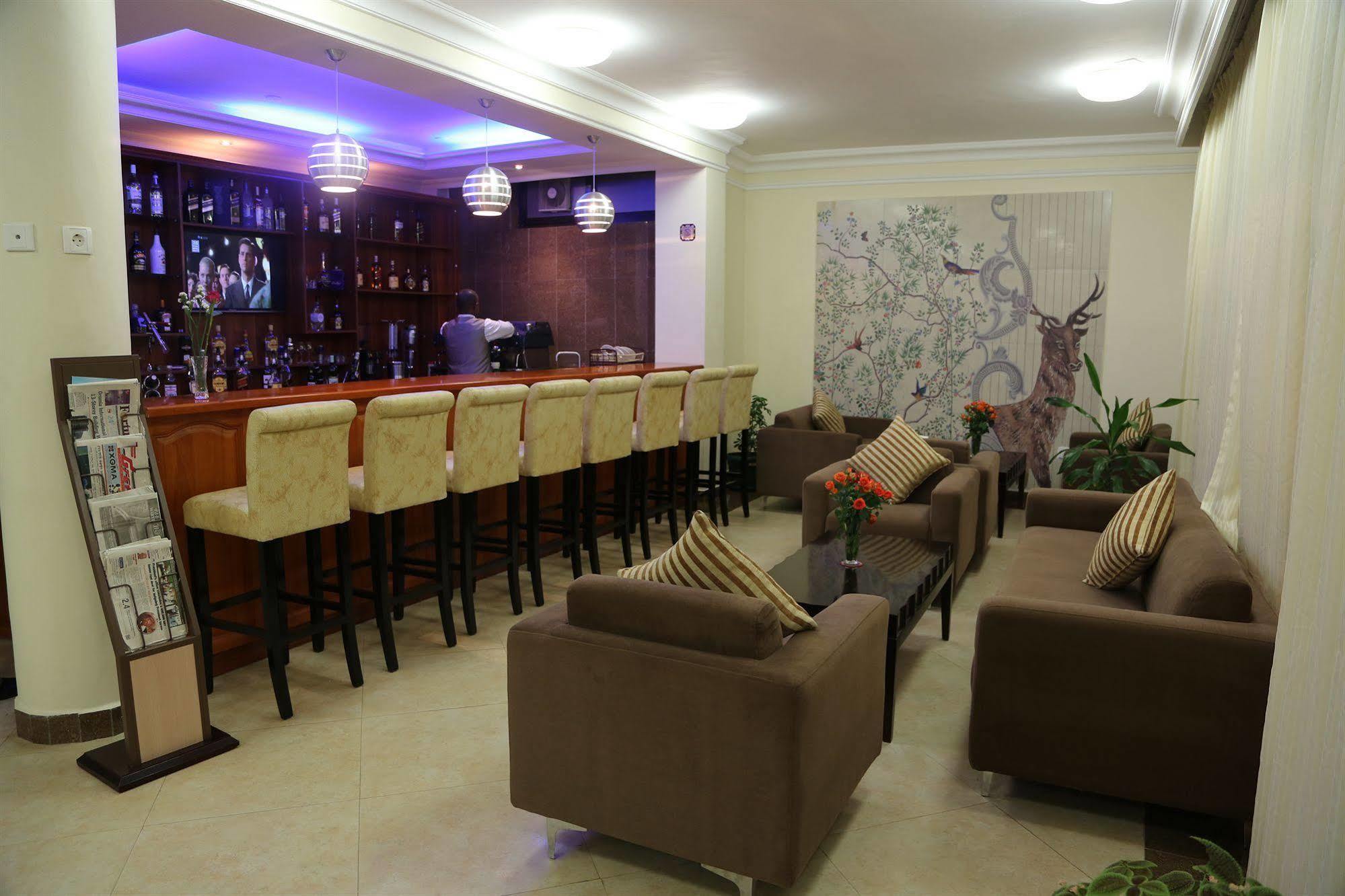 Caravan Hotel Адис Абеба Екстериор снимка